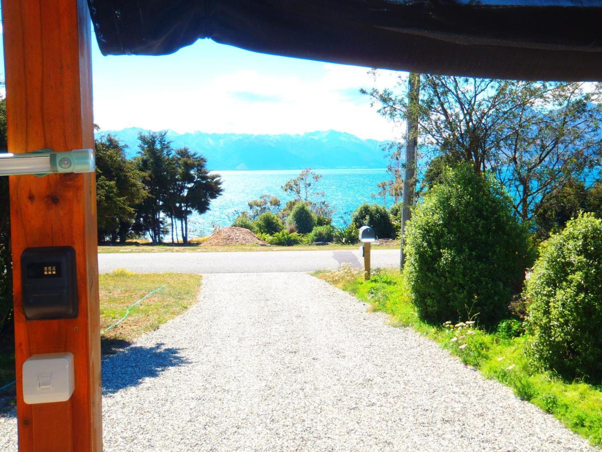 Lakefront Fantail Cottage Lake Hawea, Wanaka エクステリア 写真