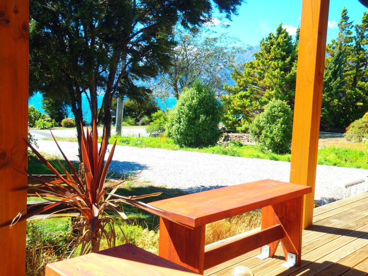 Lakefront Fantail Cottage Lake Hawea, Wanaka エクステリア 写真