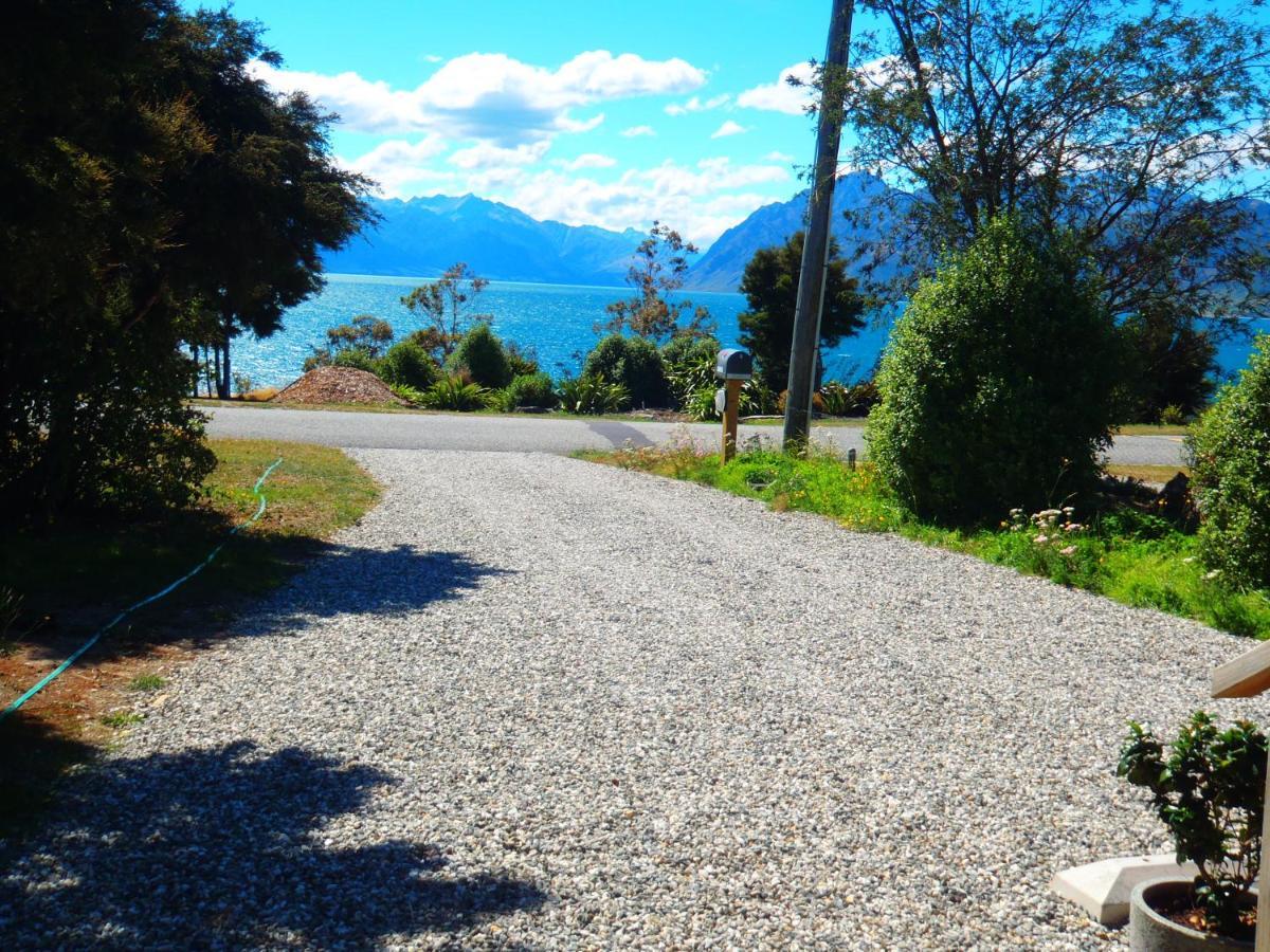 Lakefront Fantail Cottage Lake Hawea, Wanaka エクステリア 写真