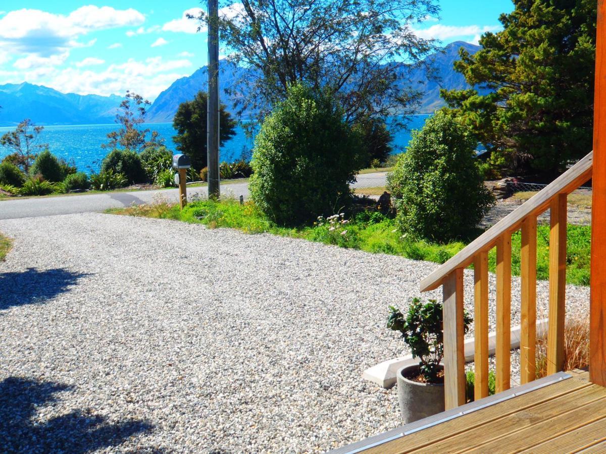Lakefront Fantail Cottage Lake Hawea, Wanaka エクステリア 写真