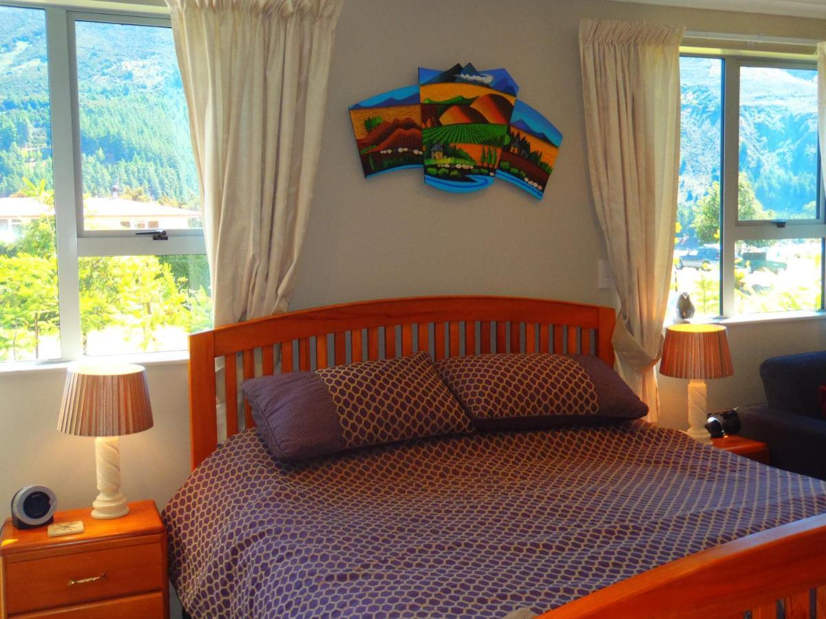 Lakefront Fantail Cottage Lake Hawea, Wanaka エクステリア 写真